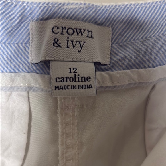 Crown & Ivy Women's Classic White Shorts - Picture 7 of 7